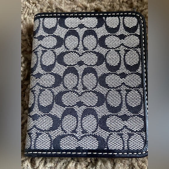 Coach Y2K Bifold Card Holder EUC - Picture 1 of 6
